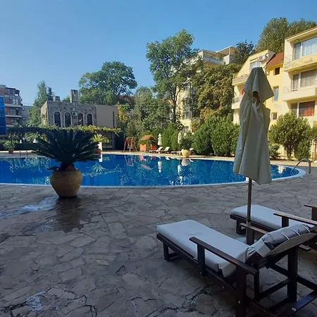 Menada Kalia アパート *